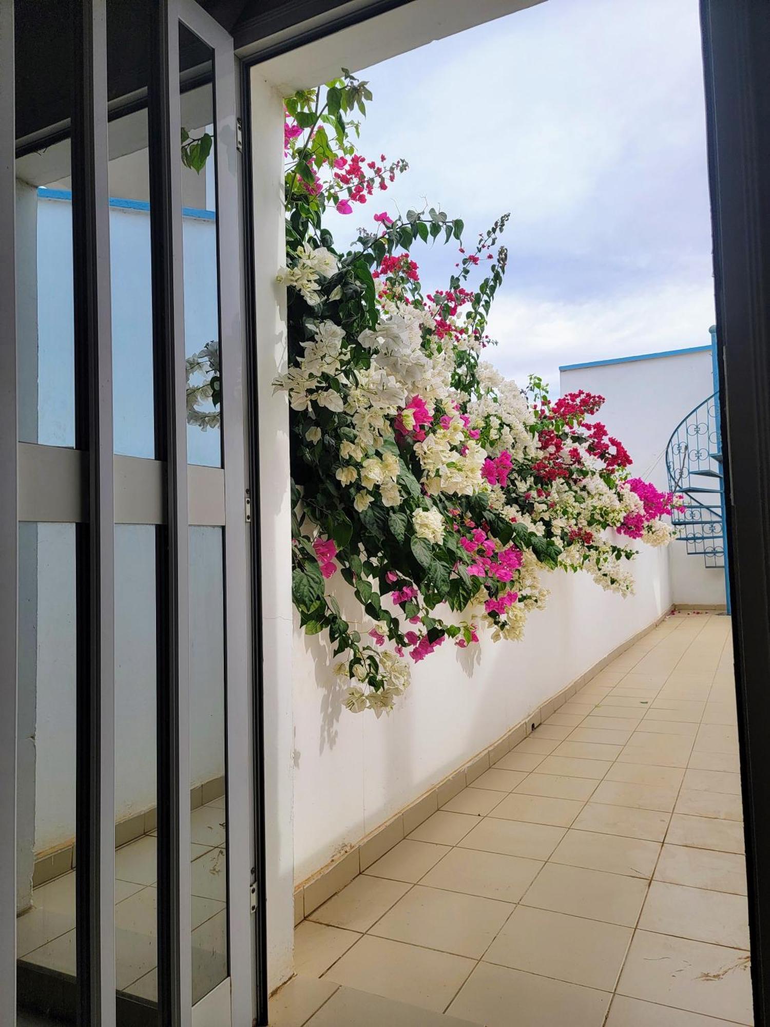 Le Dolmen De Mbour Apartment ภายนอก รูปภาพ