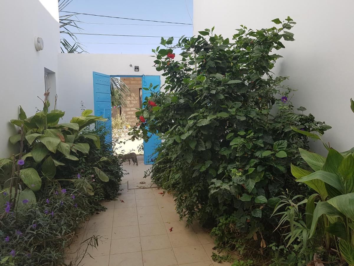 Le Dolmen De Mbour Apartment ภายนอก รูปภาพ